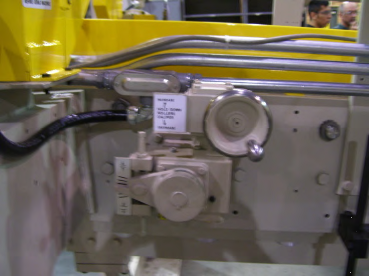 Folding rail gang adjustment